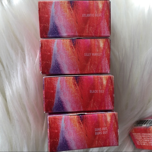 Mac Cosmetics Trolls limited release collection - Picture 5 of 7